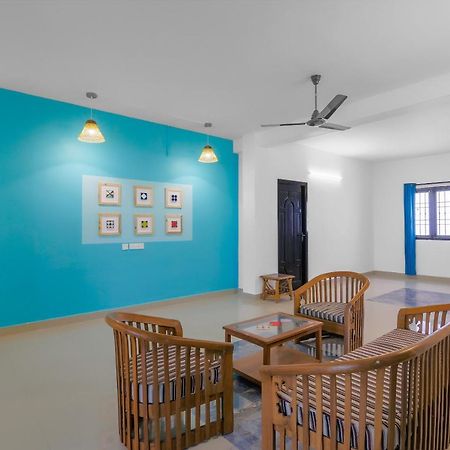 Oyo 79233 Hotel Hive Stays Kochi Екстериор снимка