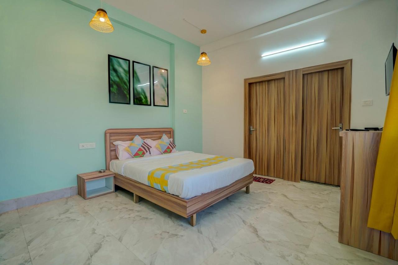 Oyo 79233 Hotel Hive Stays Kochi Екстериор снимка