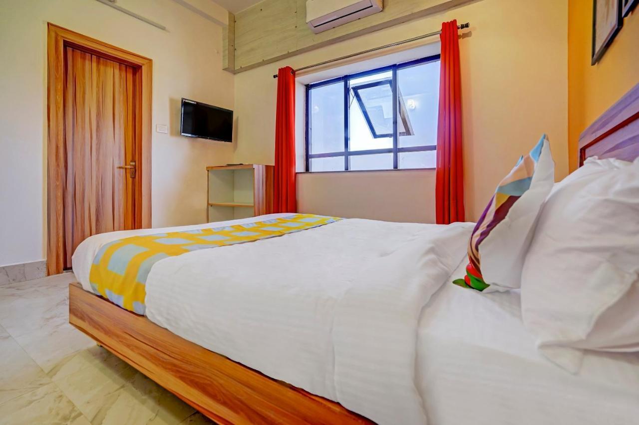 Oyo 79233 Hotel Hive Stays Kochi Екстериор снимка