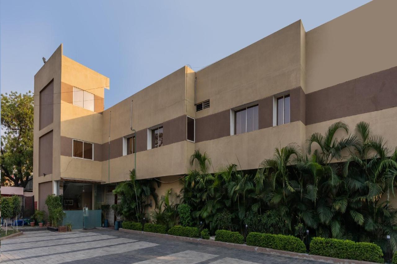 Oyo 79233 Hotel Hive Stays Kochi Екстериор снимка