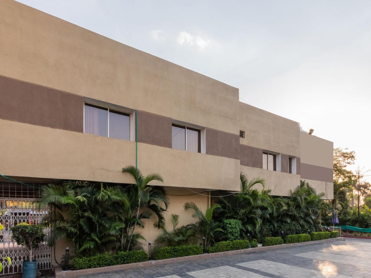 Oyo 79233 Hotel Hive Stays Kochi Екстериор снимка